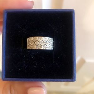 Beautiful white gold ring.